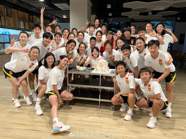 而那个赛季国米最终在意甲拿到97分，以领先第二名22分的巨大优势夺冠。